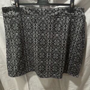 Tranquility by Colorado Clothing Black and White skort.